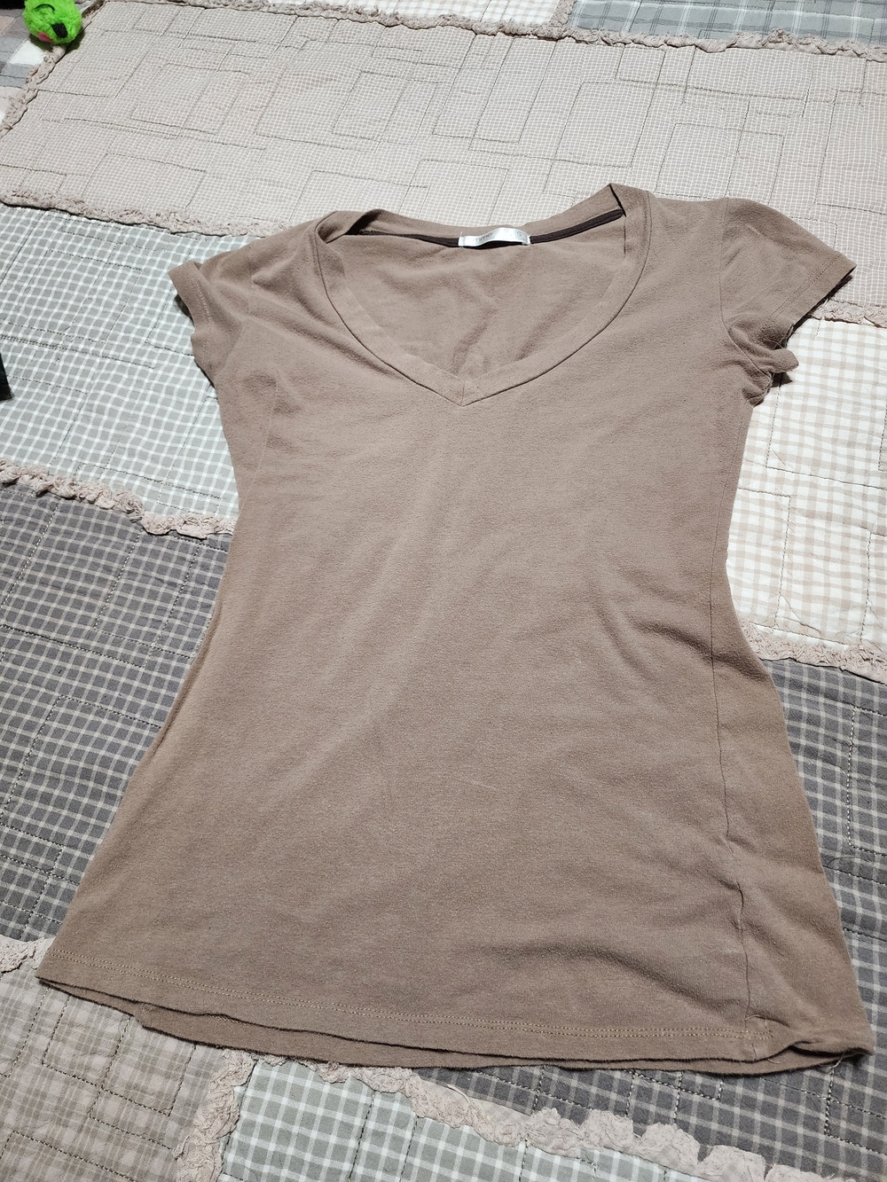 Tresics Women's V-Neck Short Sleeve Top - Taupe Brown